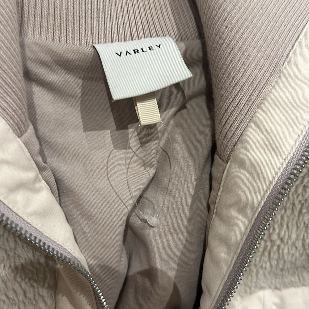 NWOT Varley Myla Zip Through Teddy Beige and Cream Sherpa Jacket - Picture 2 of 11